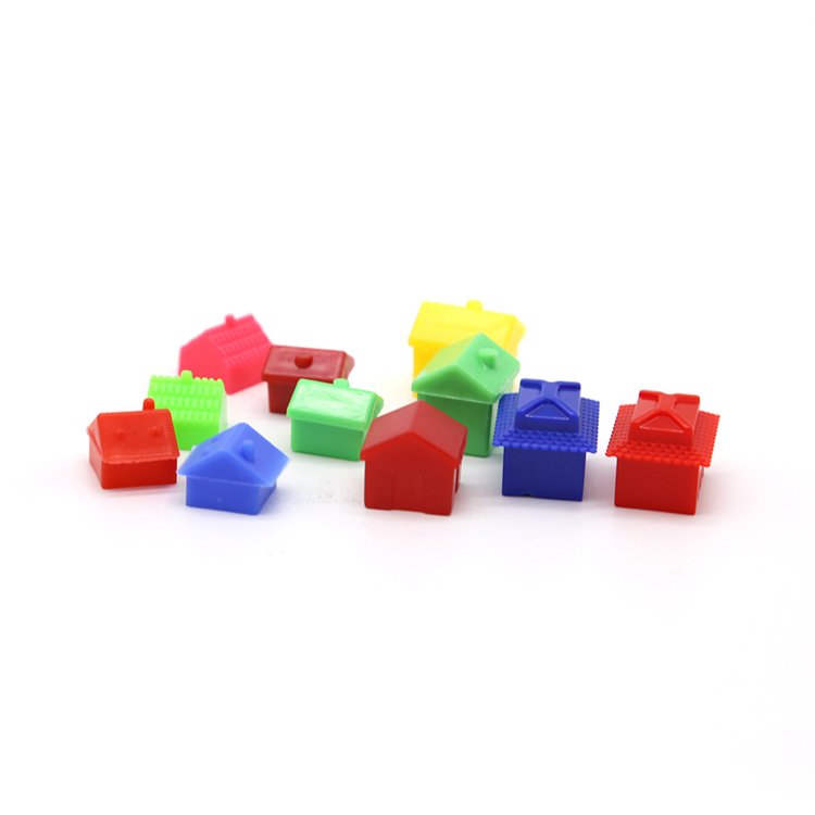 Plastic Pieces 3 Plastic pieces (8)